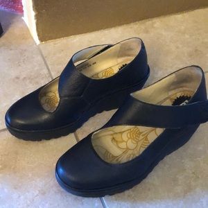 Fly London Woman’s Yasi wedge Mary Jane size 39